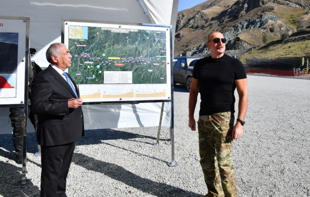 Prezident İlham Əliyev Laçın rayonuna səfər edib  Kəlbəcər-Laçın avtomobil yolunda yeni inşa edilən tunellə tanışlıq VİDEO