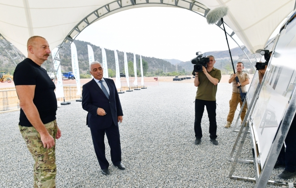 Pose de la première pierre d’une sous-station électrique  Le président Ilham Aliyev participe à la cérémonie VIDEO