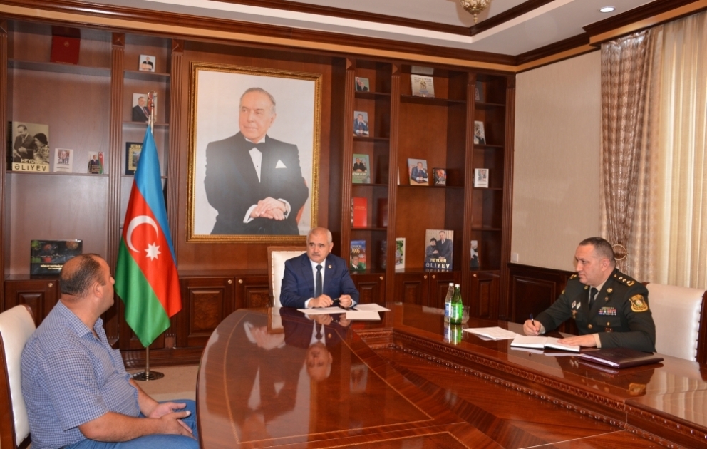 Səfərbərlik və Hərbi Xidmətə Çağırış üzrə Dövlət Xidmətinin rəisi Tərtərdə vətəndaşları qəbul edib VİDEO