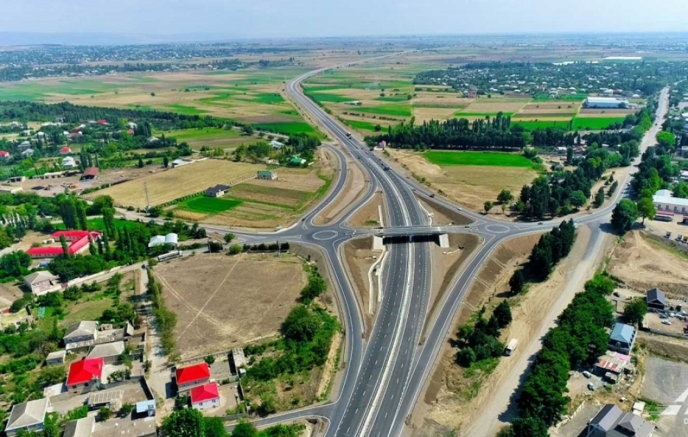 Bakı-Ələt-Qazax-Gürcüstan avtomobil yolunun genişləndirilməsi layihəsinin icrasına baxış keçirilib VİDEO