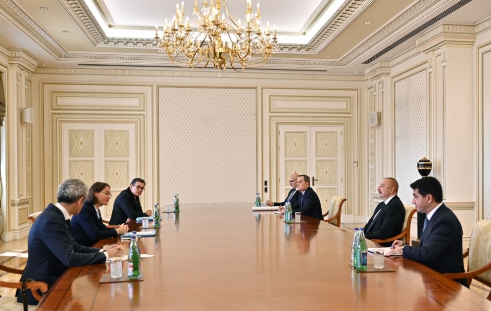 Le président azerbaïdjanais reçoit une conseillère du cabinet du président français VIDEO
