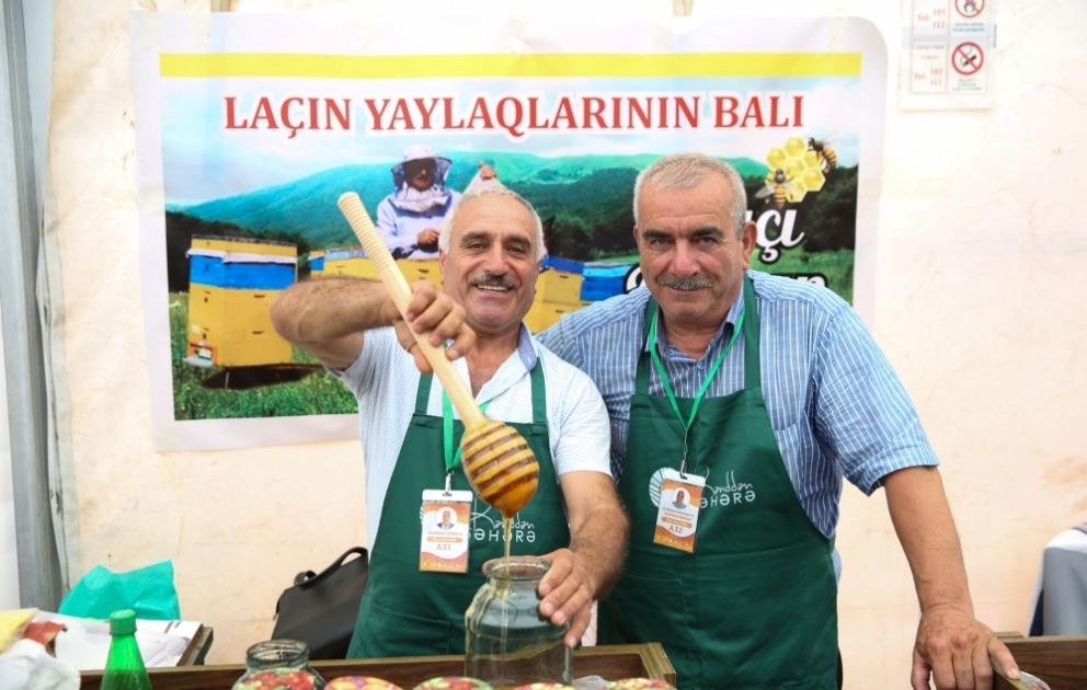 Bal yarmarkasında 120 ton məhsul satışa çıxarılıb VİDEO