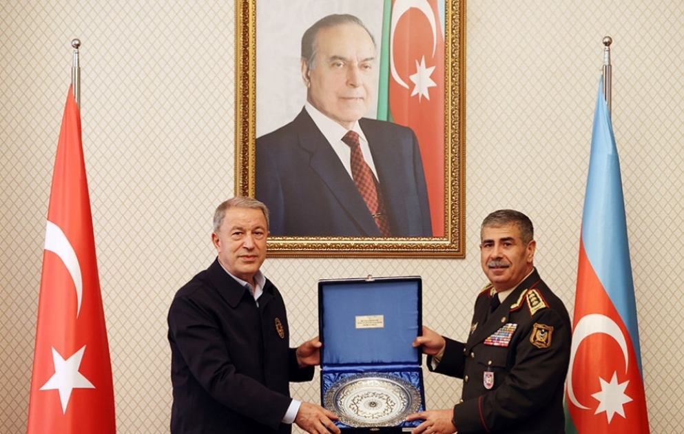 Azərbaycanın müdafiə naziri Türkiyənin milli müdafiə naziri ilə görüşüb VİDEO