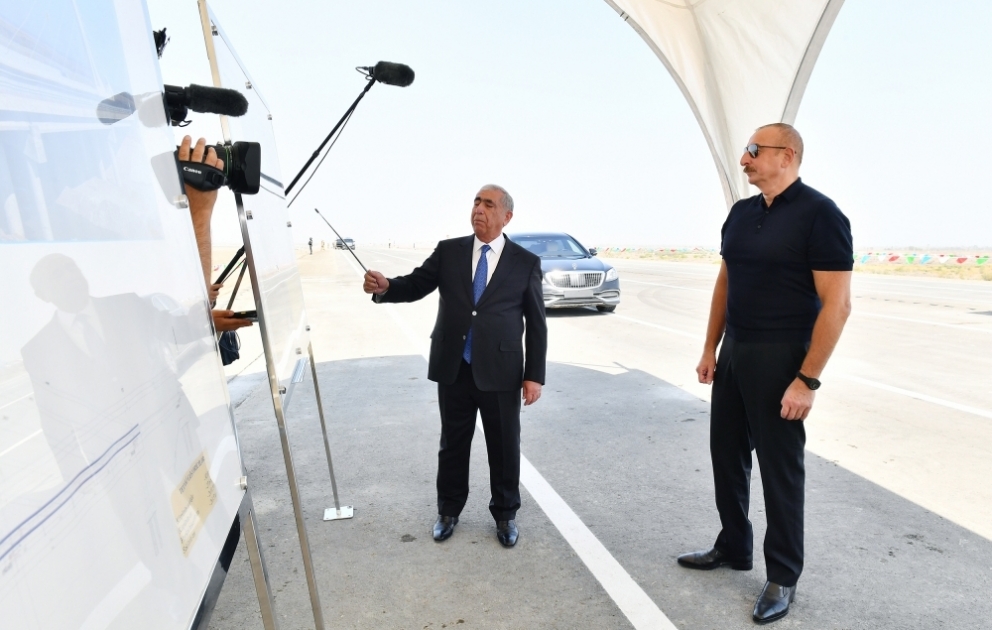 Le président de la République visite le chantier de l’autoroute Berdé-Aghdam VIDEO