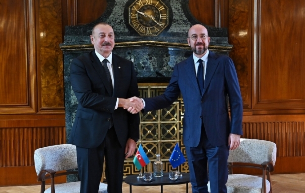 Le président azerbaïdjanais et le président du Conseil européen se rencontrent à Prague VIDEO