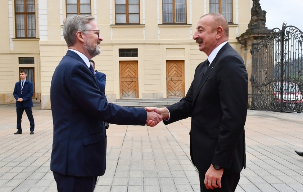 La première réunion du Sommet de la Communauté politique européenne a débuté à Prague  Le président azerbaïdjanais Ilham Aliyev a pris part à la réunion VIDEO