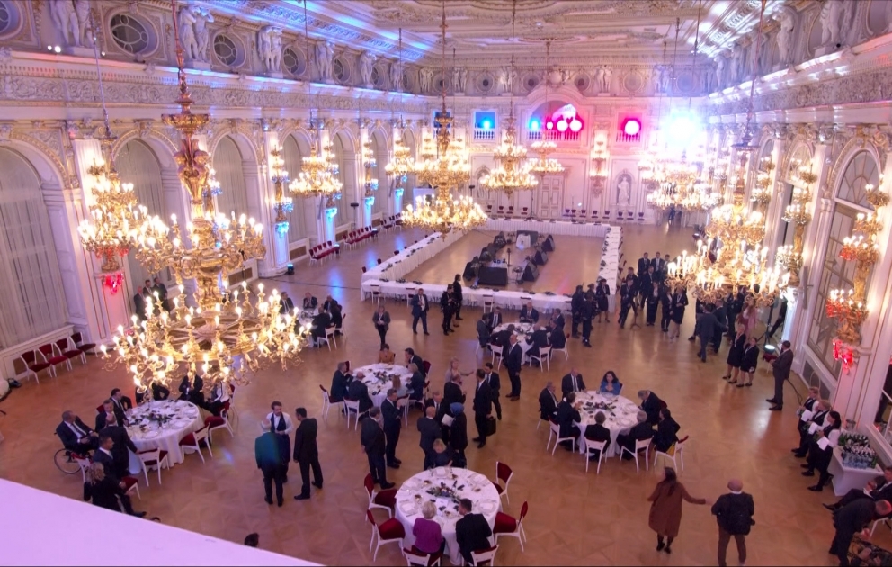Gipfel der Europäischen Politischen Gemeinschaft in Prag: Präsident Ilham Aliyev nimmt an Abschlussplenarsitzung teil VIDEO