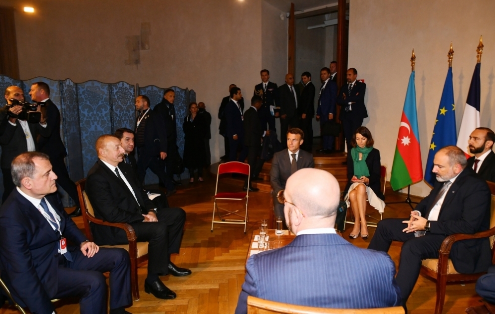 Prague : les dirigeants de l'Azerbaïdjan, de la France, du Conseil européen et de l'Arménie se réunissent de nouveau VIDEO