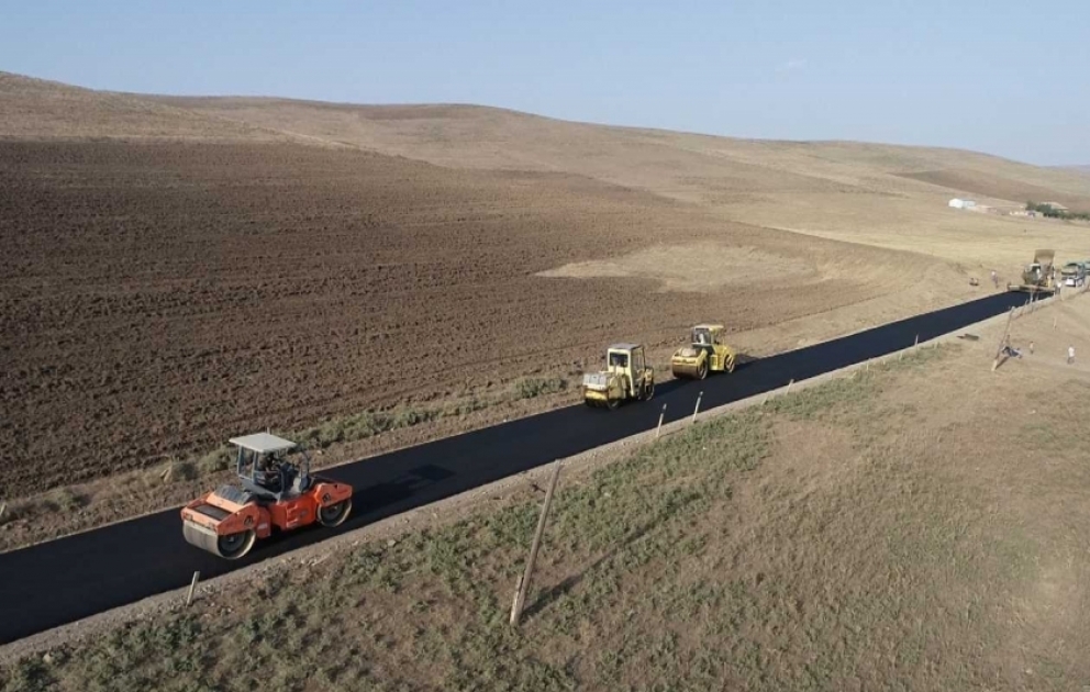 Cəlilabadda 14 yaşayış məntəqəsini birləşdirən yollar yenidən qurulur VİDEO