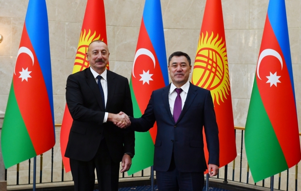 Cérémonie d’accueil officiel du président azerbaïdjanais à Bichkek VIDEO