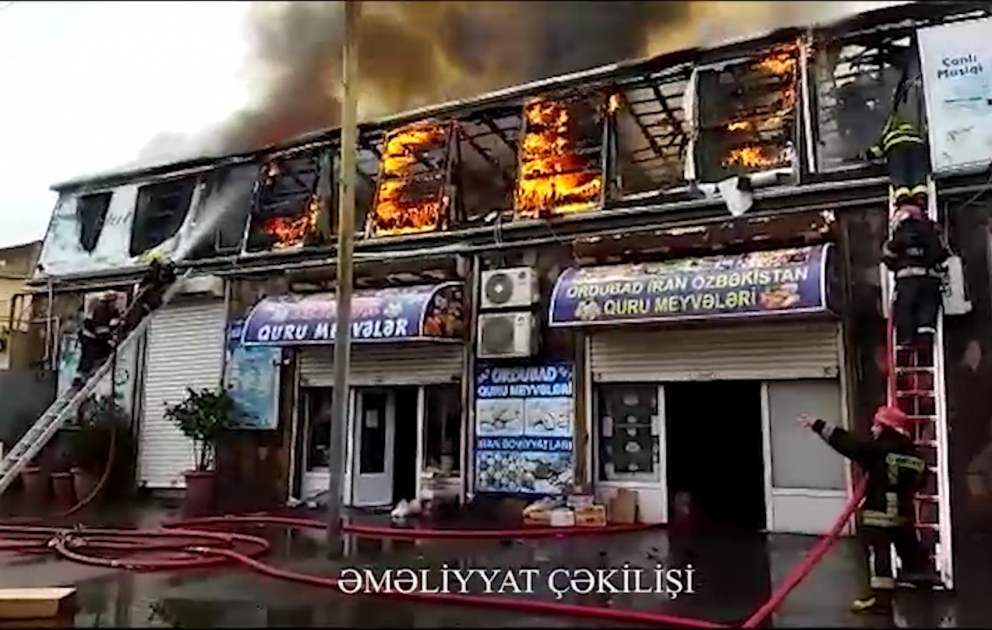 Binəqədi rayonunda ikimərtəbəli obyektdə baş vermiş yanğın söndürülüb VİDEO