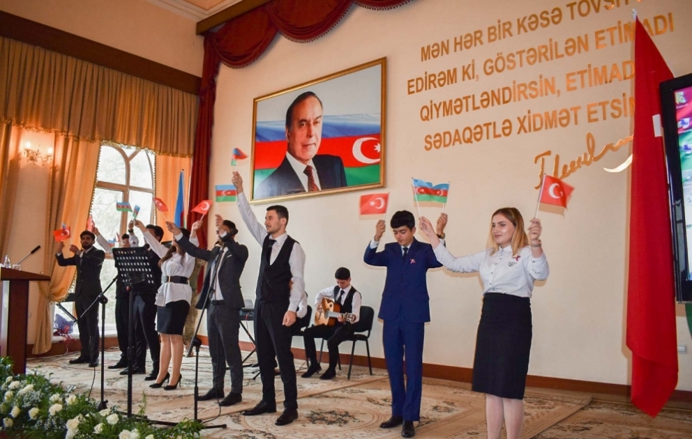 Gəncədə “Azərbaycanın dövlət müstəqilliyi əbədidir, daimidir, dönməzdir” mövzusunda ümumşəhər konfransı keçirilib VİDEO