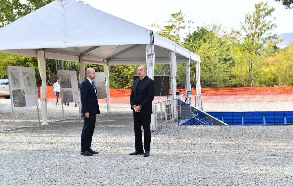 Le président Ilham Aliyev pose la première pierre du premier immeuble résidentiel à Zenguilan VIDEO