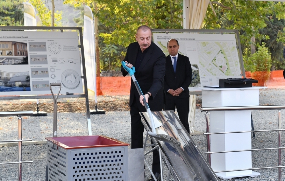 Präsident Ilham Aliyev legt Grundstein für Schulgebäude in der Stadt Zangilan VIDEO