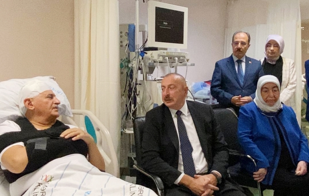 President Ilham Aliyev arrived at hospital to visit Binali Yildirim, Şamil Ayrim and bodyguard Oguzhan Demirçi, who had traffic accident in Azerbaijan VIDEO