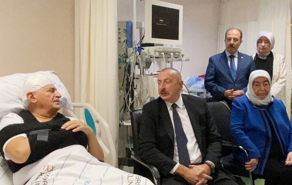 Ilham Aliyev rend visite à Binali Yildirim et Samil Ayrim, hospitalisés suite à un accident de la route en Azerbaïdjan VIDEO
