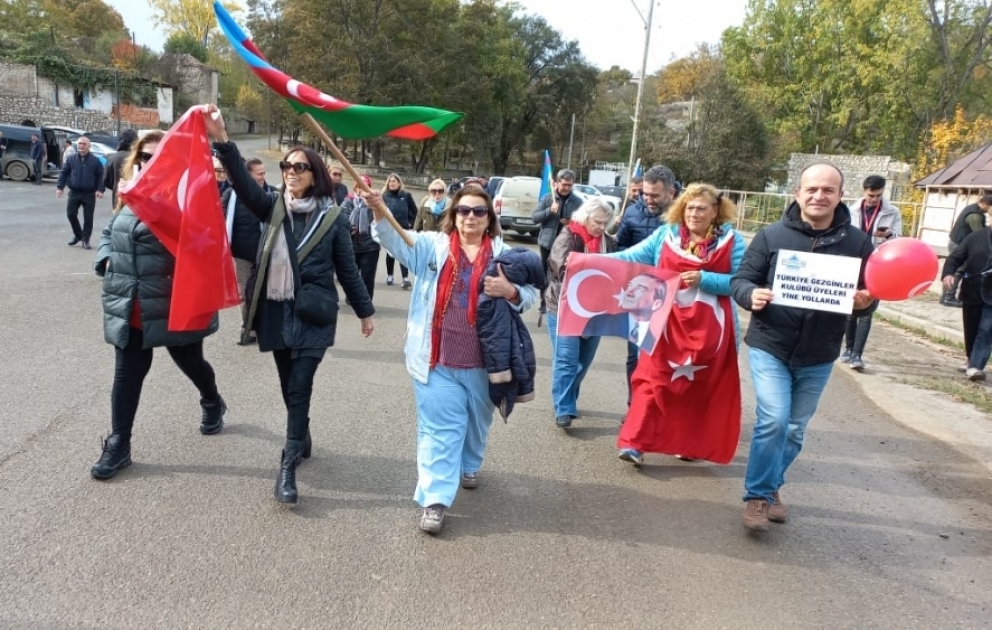 Türkiyə Gəzginlər Klubunun səyahətçilərinin Şuşaya səfəri başlayıb VİDEO
