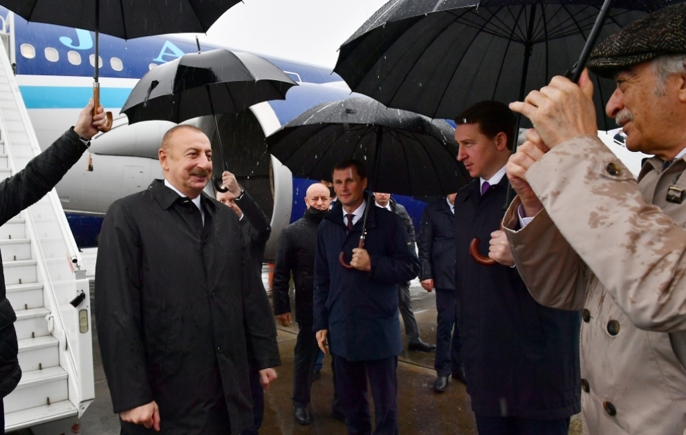 Le président Ilham Aliyev entame une visite de travail à Sotchi VIDEO