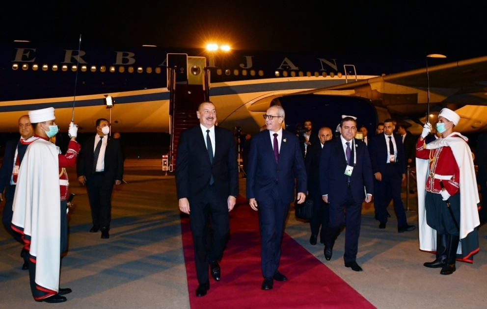 Präsident Ilham Aliyev zu Besuch in Algerien eingetroffen VIDEO
