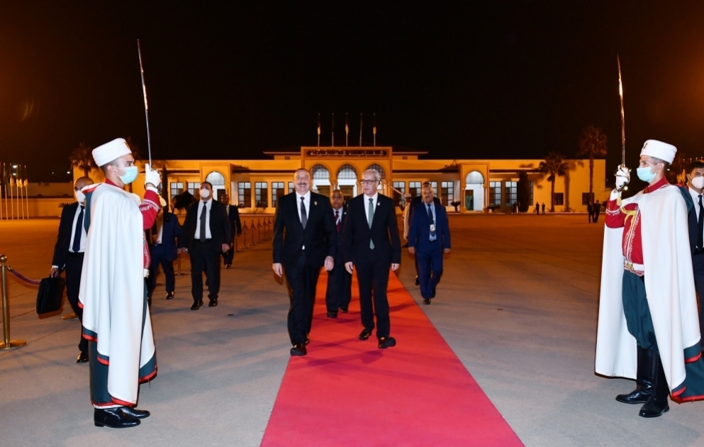Präsident Ilham Aliyev beendet seinen Besuch in Algerien VIDEO