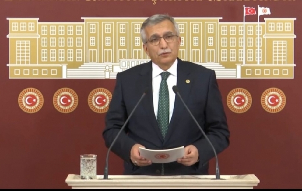 Türk deputat: Azərbaycan xalqı və türk dünyası Qarabağdakı erməni zülmünü heç vaxt unutmayacaq VİDEO