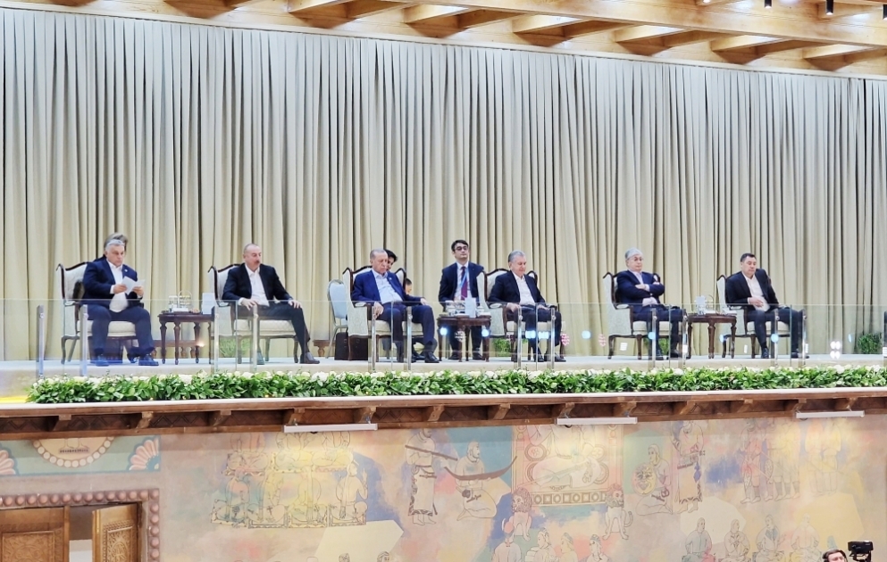 Səmərqənddəki “Əbədi şəhər” kompleksində Türk Dövlətləri Təşkilatına üzv ölkələrin folklor ifalarının təqdimatı olub  Azərbaycan Prezidenti İlham Əliyev tədbirdə iştirak edib VİDEO