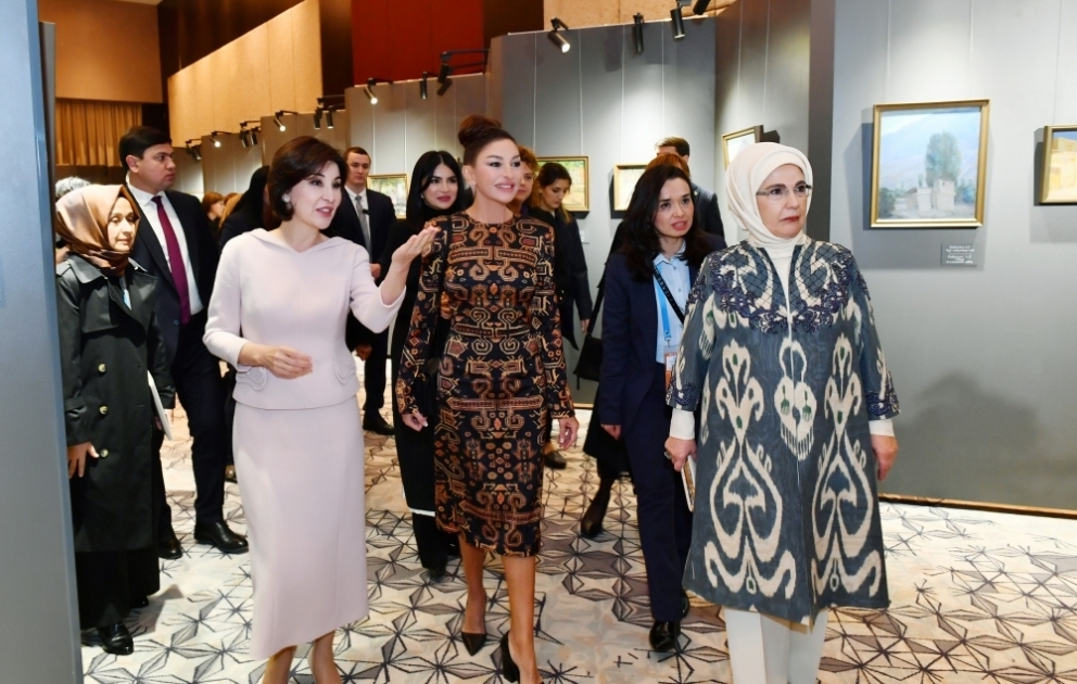 First Lady of Azerbaijan Mehriban Aliyeva viewed "Colors of Uzbekistan" exhibition in Samarkand VIDEO