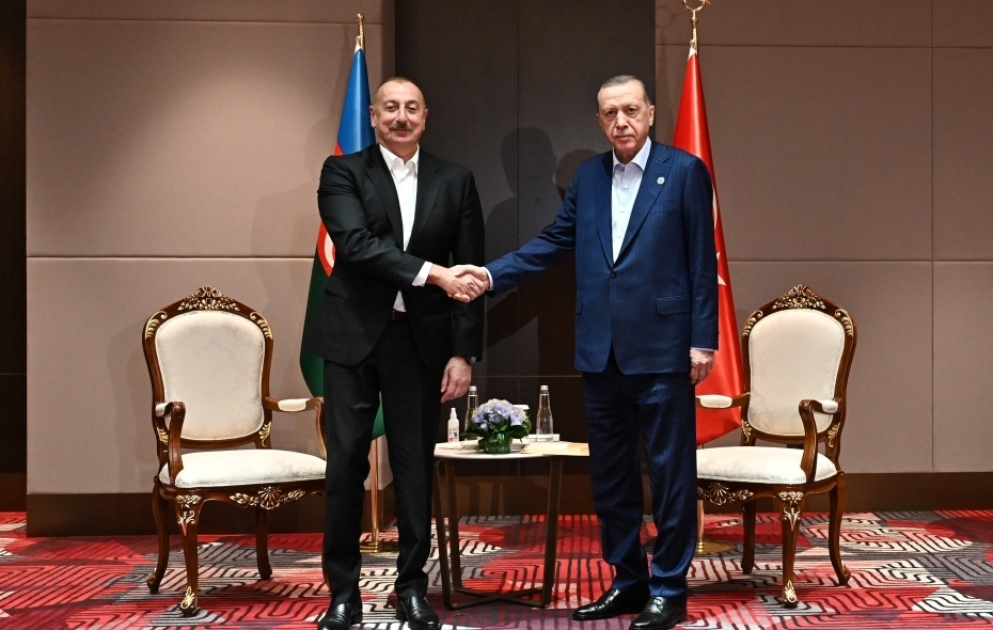 Entretien des présidents azerbaïdjanais et turc à Samarcande VIDEO