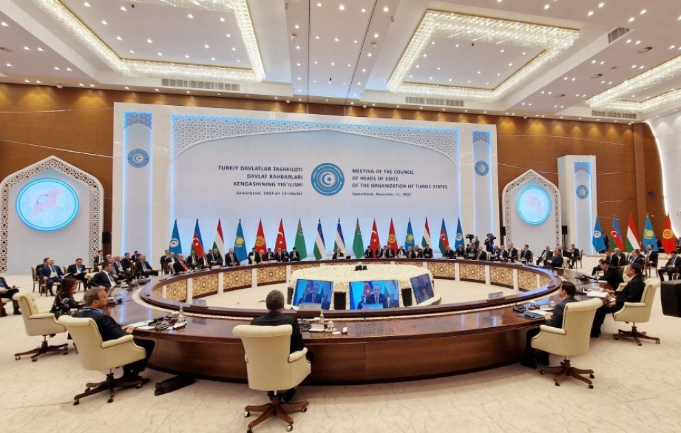 9. Gipfel der Organisation Türkischer Staaten in Samarkand ab Aserbaidschanischer Präsident hielt eine Rede beim Gipfeltreffen VIDEO