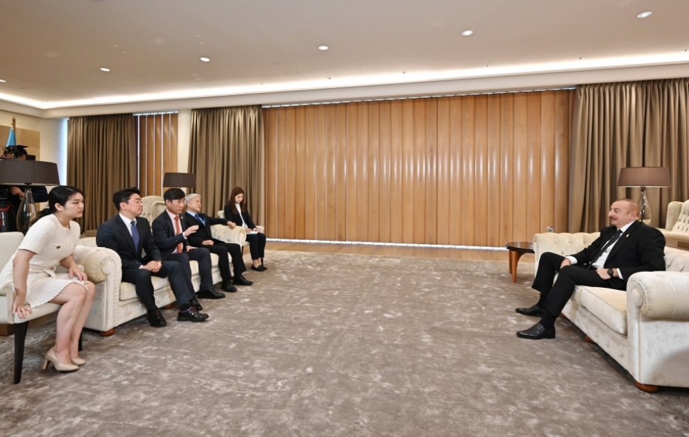Präsident Ilham Aliyev empfängt den Generalsekretär der Internationalen Konferenz asiatischer politischer Parteien VIDEO
