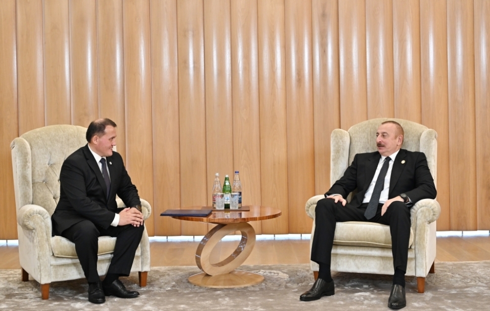 Präsident Ilham Aliyev empfängt Vorsitzenden des Exekutivkomitees der Liberaldemokratischen Partei Usbekistans VIDEO