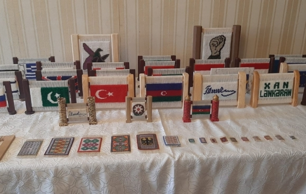 Azərbaycanda dünyanın ən kiçik xalçası toxundu FOTO VİDEO