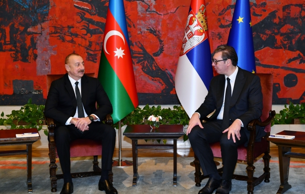 Präsident Ilham Aliyev trifft seinen serbischen Amtskollegen Aleksandar Vučić zum Vier-Augen-Gespräch VIDEO