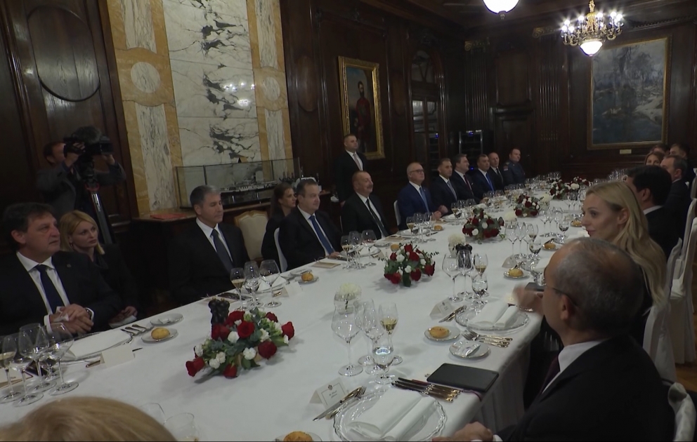 Azərbaycan Prezidentinin şərəfinə Serbiya Prezidenti tərəfindən rəsmi lanç verilib VİDEO
