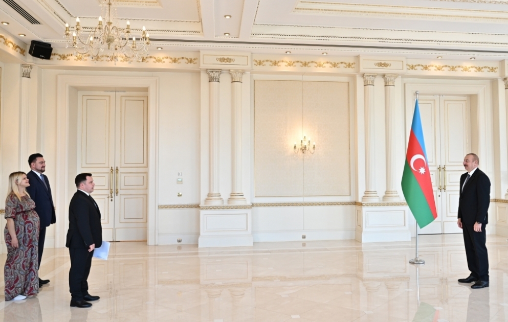 Prezident İlham Əliyev Moldovanın Azərbaycanda yeni təyin olunan səfirinin etimadnaməsini qəbul edib YENİLƏNİB VİDEO