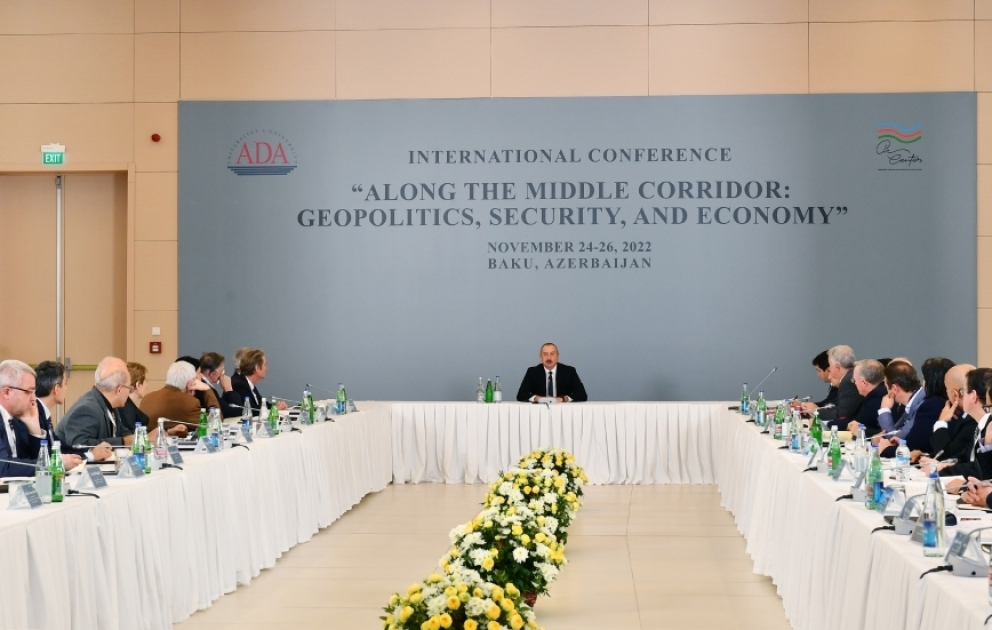 Bakou a accueilli une conférence internationale sur le thème « Le long du Couloir médian : géopolitique, sécurité et économie »  Le président Ilham Aliyev a pris part à la conférence VIDEO