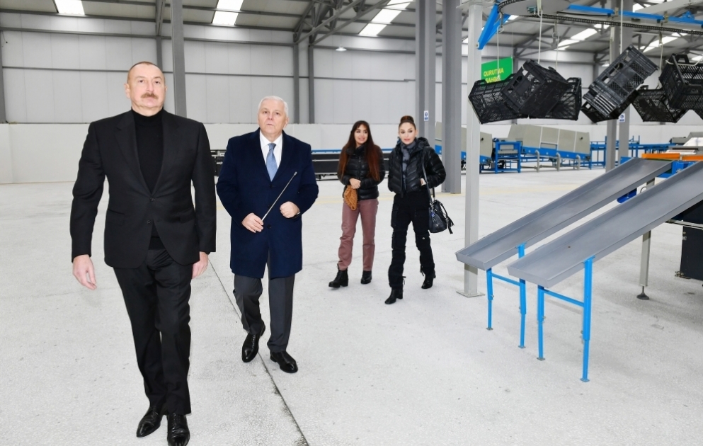 Visite d’une entreprise de production de fruits secs dans le village d’Orta Zeyzid VIDEO