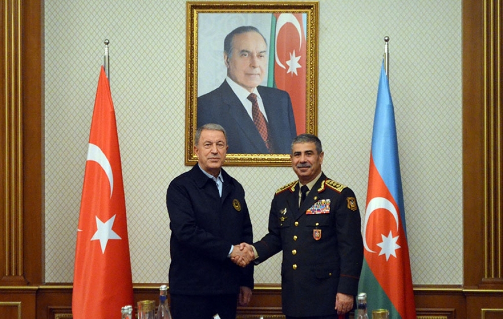 Azərbaycanın müdafiə naziri Türkiyənin milli müdafiə naziri ilə görüşüb VİDEO