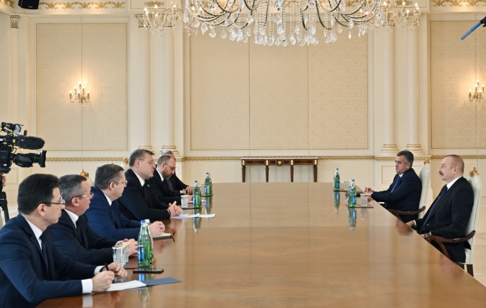 Präsident Ilham Aliyev empfängt russische Delegation um Gouverneur von Astrachan VIDEO