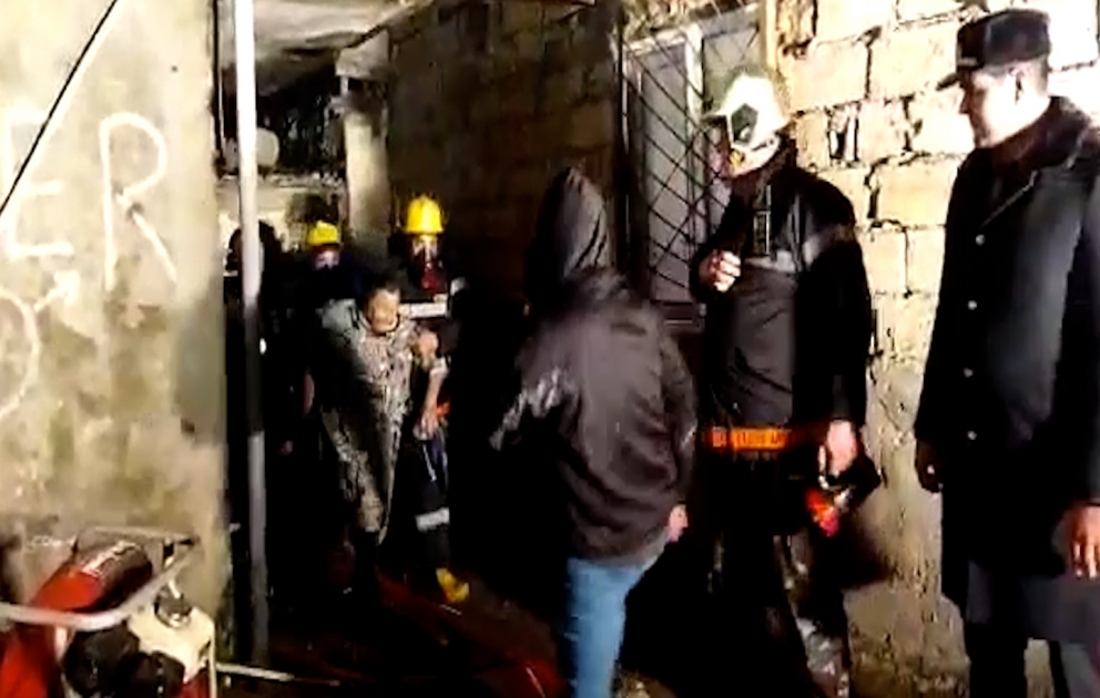 Bakıda yataqxanada baş verən yanğında 3 nəfər xilas edilib VİDEO