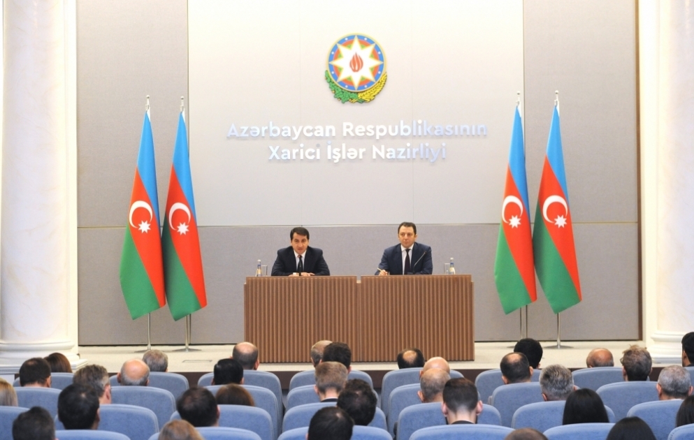 Prezidentin köməkçisi: Azərbaycanın mineral və təbii ehtiyatları qanunsuz istismar edilib VİDEO
