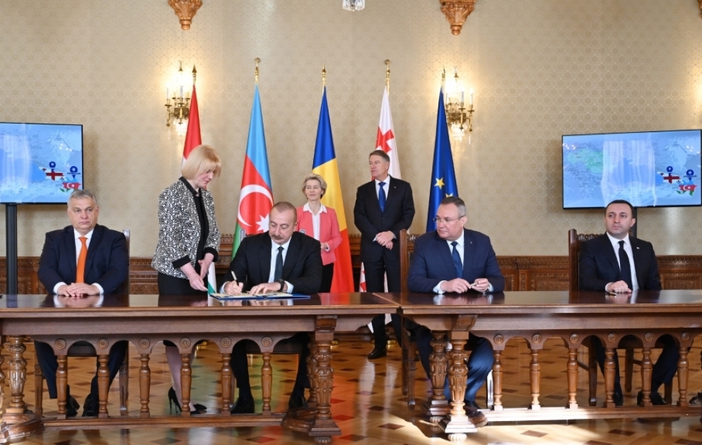 Bukarest: Regierungen Aserbaidschans, Georgiens, Rumäniens und Ungarns unterzeichnen Abkommen für strategische Partnerschaft im grünen Energiebereich VIDEO