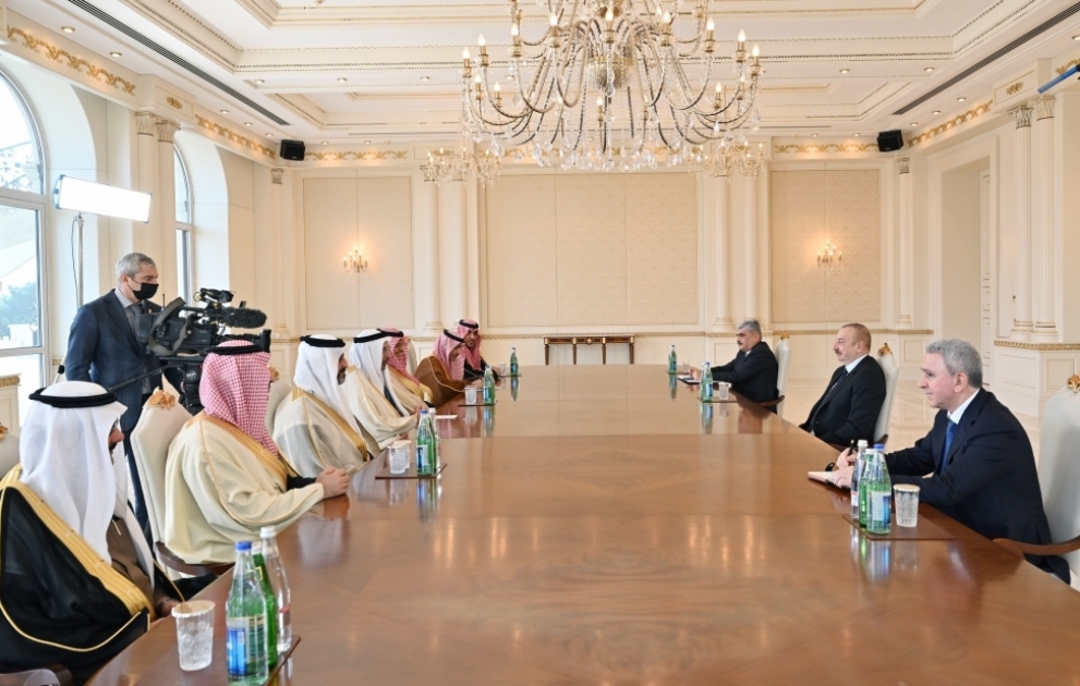Le président Ilham Aliyev reçoit une délégation menée par le ministre saoudien de l’Investissement VIDEO