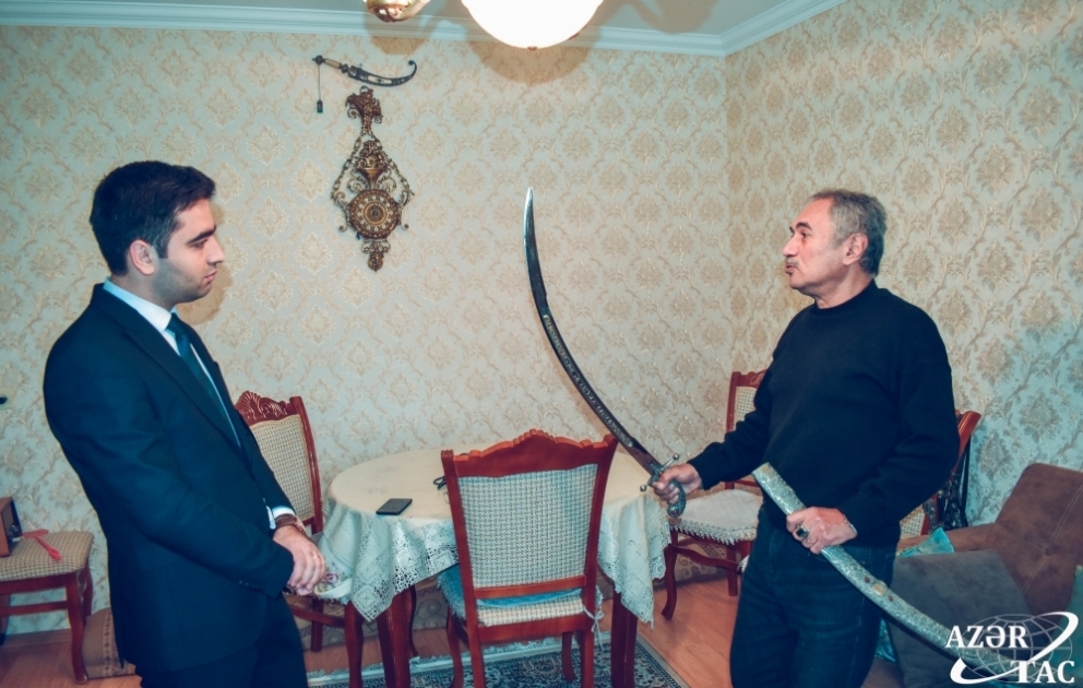 Gəncəli sənətkarın əl işləri: “Zülfüqar”, qılınc, beybud, yamən…  FOTO VİDEO