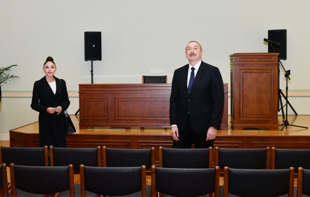 Azərbaycan Prezidenti və birinci xanım Bakıda Uşaq-Gənclər İnkişaf Mərkəzində əsaslı təmirdən sonra yaradılan şəraitlə tanış olublar VİDEO