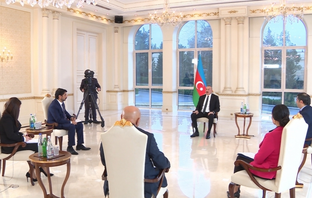 Präsident von Aserbaidschan gibt lokalen Fernsehsendern ein Interview VIDEO