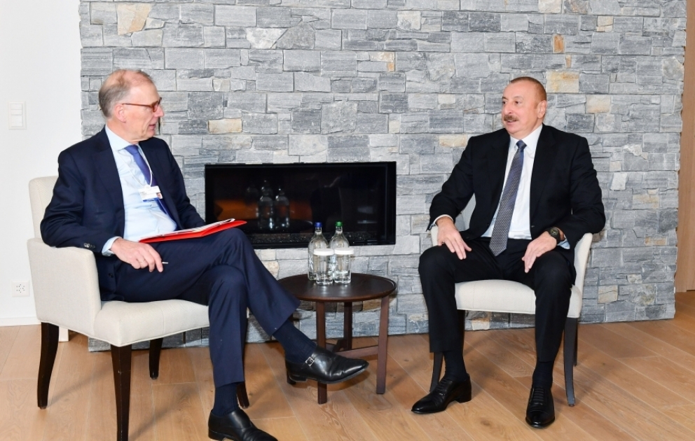 Prezident İlham Əliyev Davosda “Carlsberg Group” şirkətinin prezidenti və baş icraçı direktoru ilə görüşüb YENİLƏNİB VİDEO