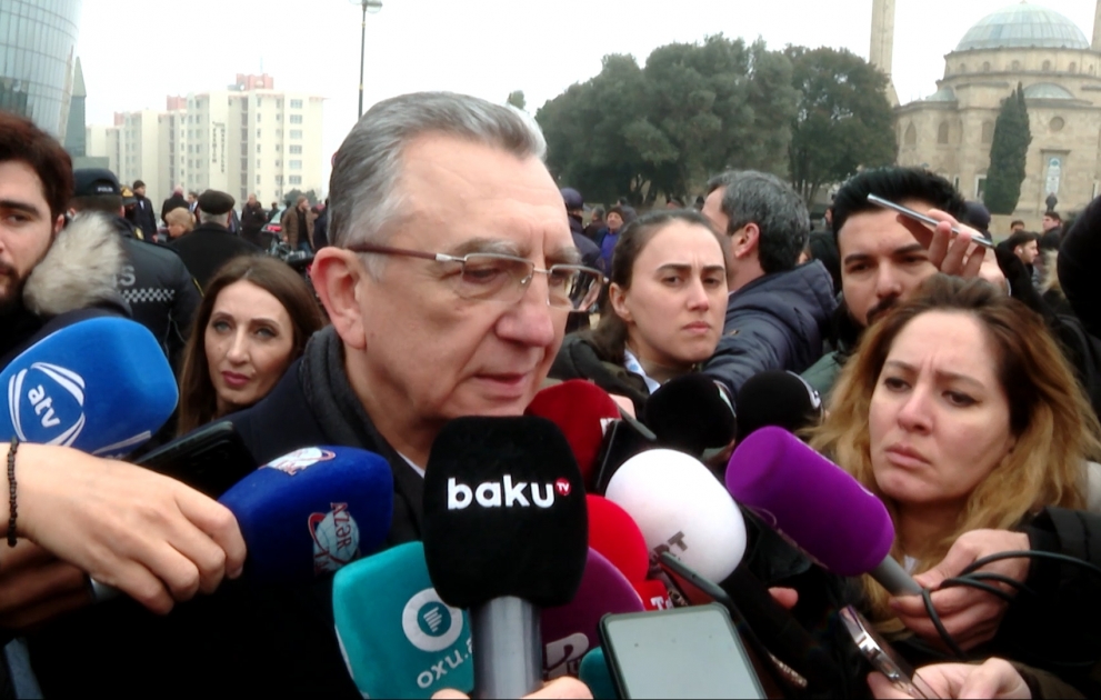 Eldar Əzizov: Nərimanov rayonundakı Cümə məscidində təmir işləri tamamlanmaq üzrədir VİDEO