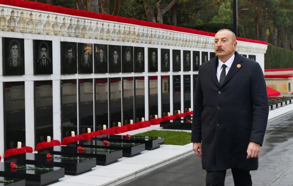 President Ilham Aliyev visited Alley of Martyrs on 33rd anniversary of 20 January tragedy VIDEO