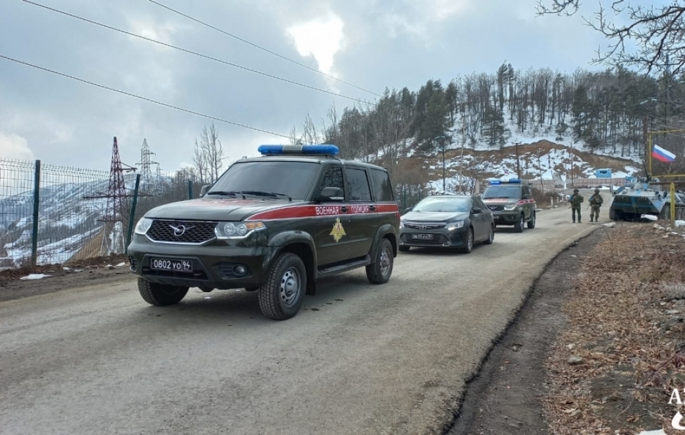 Обеспечен проезд еще трех автомоблей миротворцев через территорию проведения акции ВИДЕО